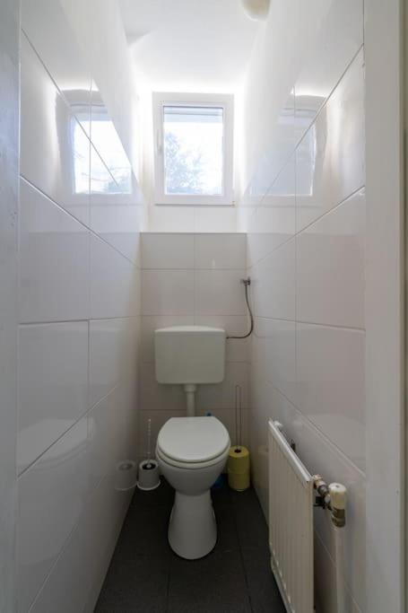 Apartment 2 Bedroom Near Belvedere *