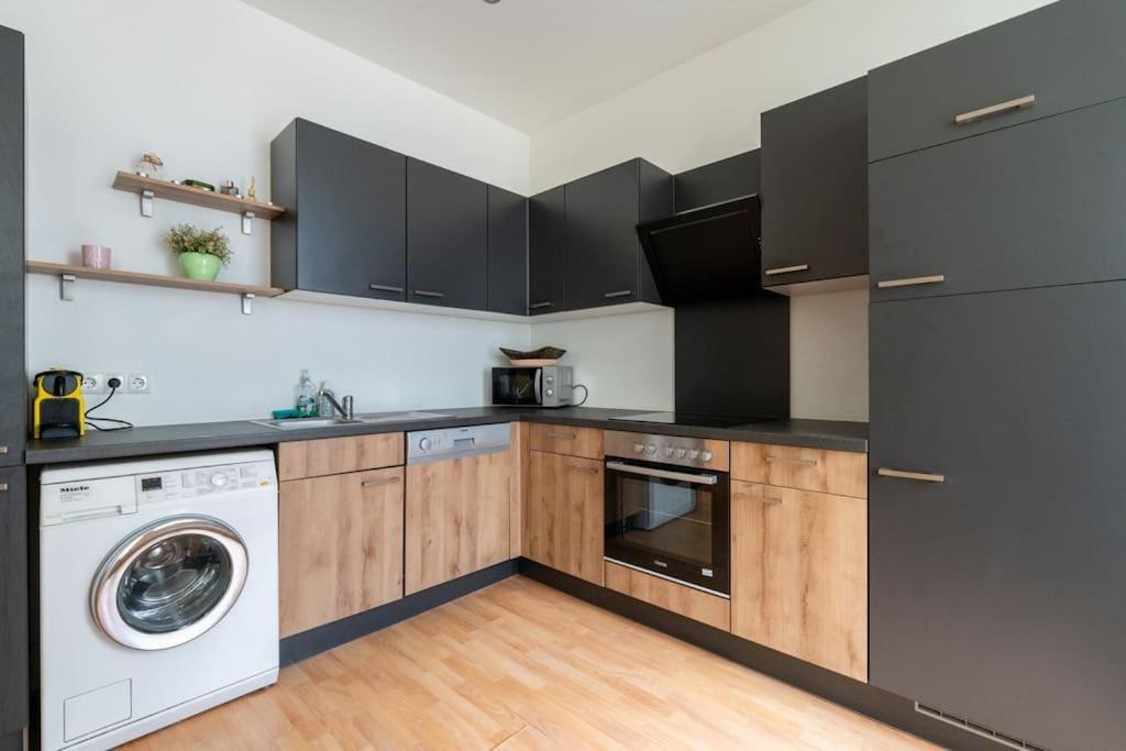 2 Bedroom Near Belvedere Apartment Wien